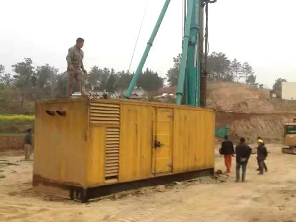 黄龙如何判断水冷式机油散热器密封件是否需要更换？